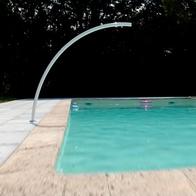 Arc de nage ALFA blanc installé en piscine